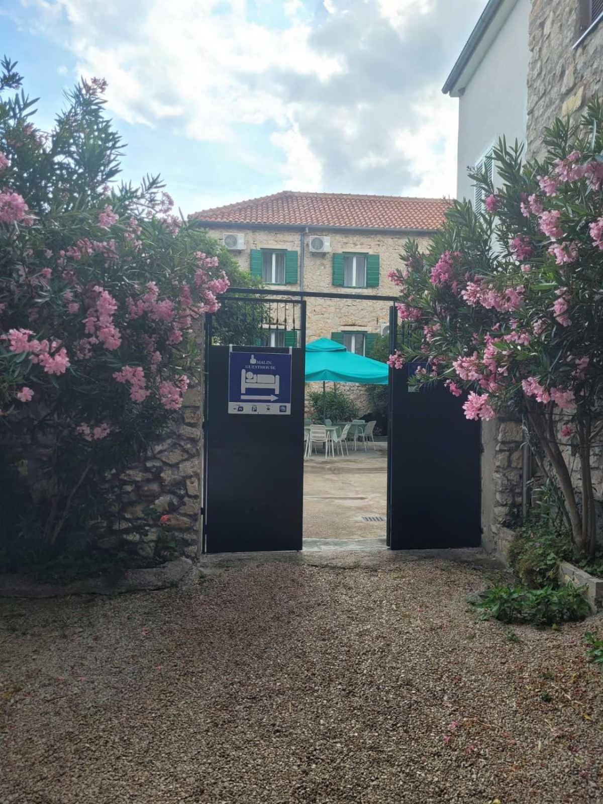 Malin Guesthouse Skradin Kültér fotó